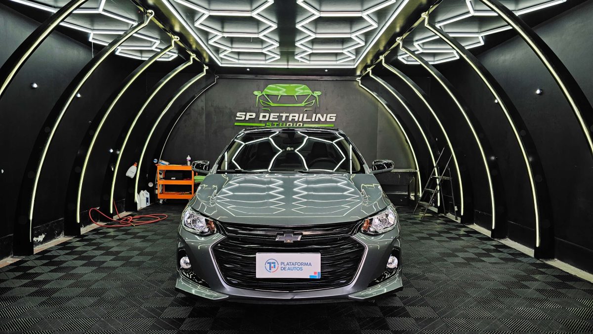 Chevrolet Onix LTZ Turbo Sedan - Imagen 3