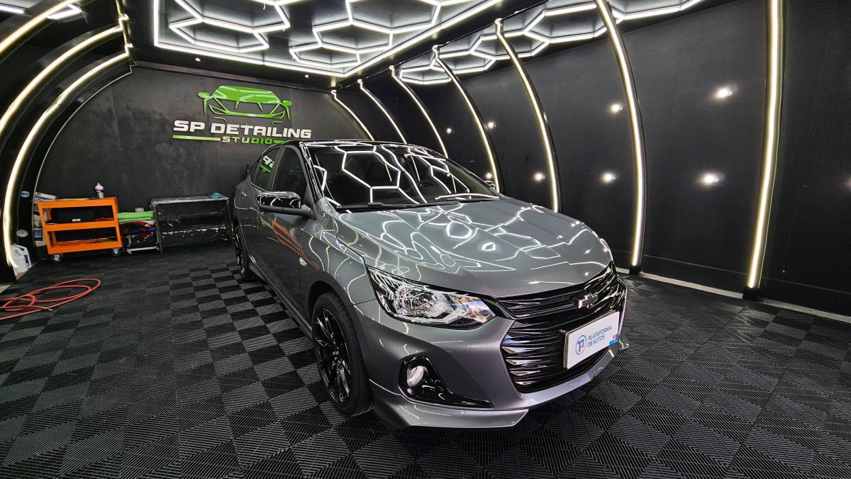 Chevrolet Onix LTZ Turbo Sedan - Imagen 4