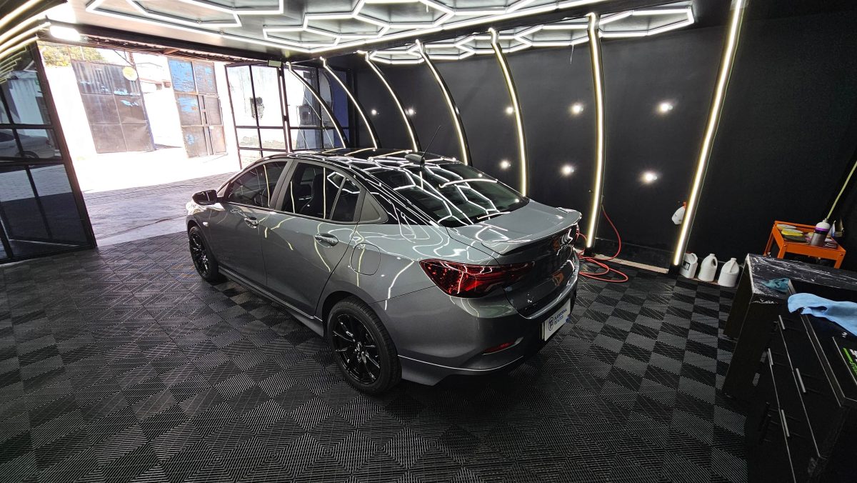 Chevrolet Onix LTZ Turbo Sedan - Imagen 7