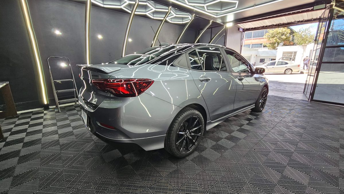 Chevrolet Onix LTZ Turbo Sedan - Imagen 8