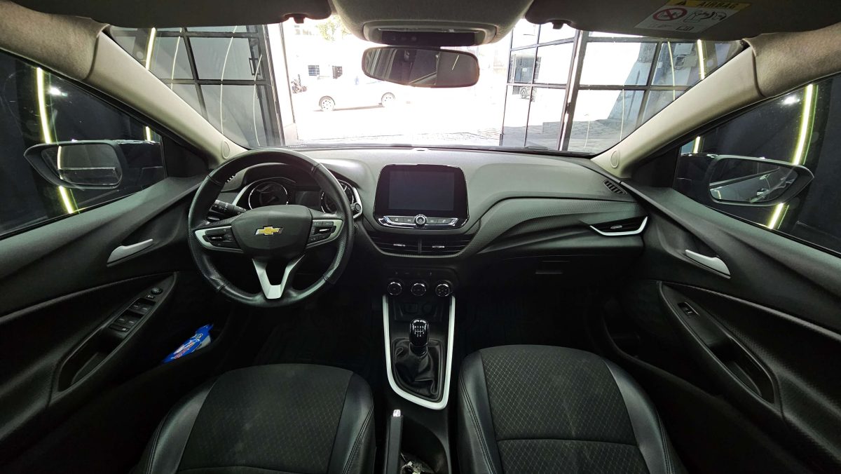 Chevrolet Onix LTZ Turbo Sedan - Imagen 12