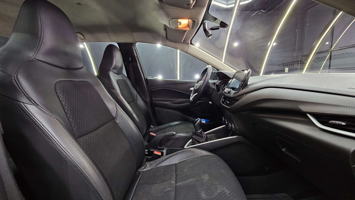 Chevrolet Onix LTZ Turbo Sedan - Imagen 14