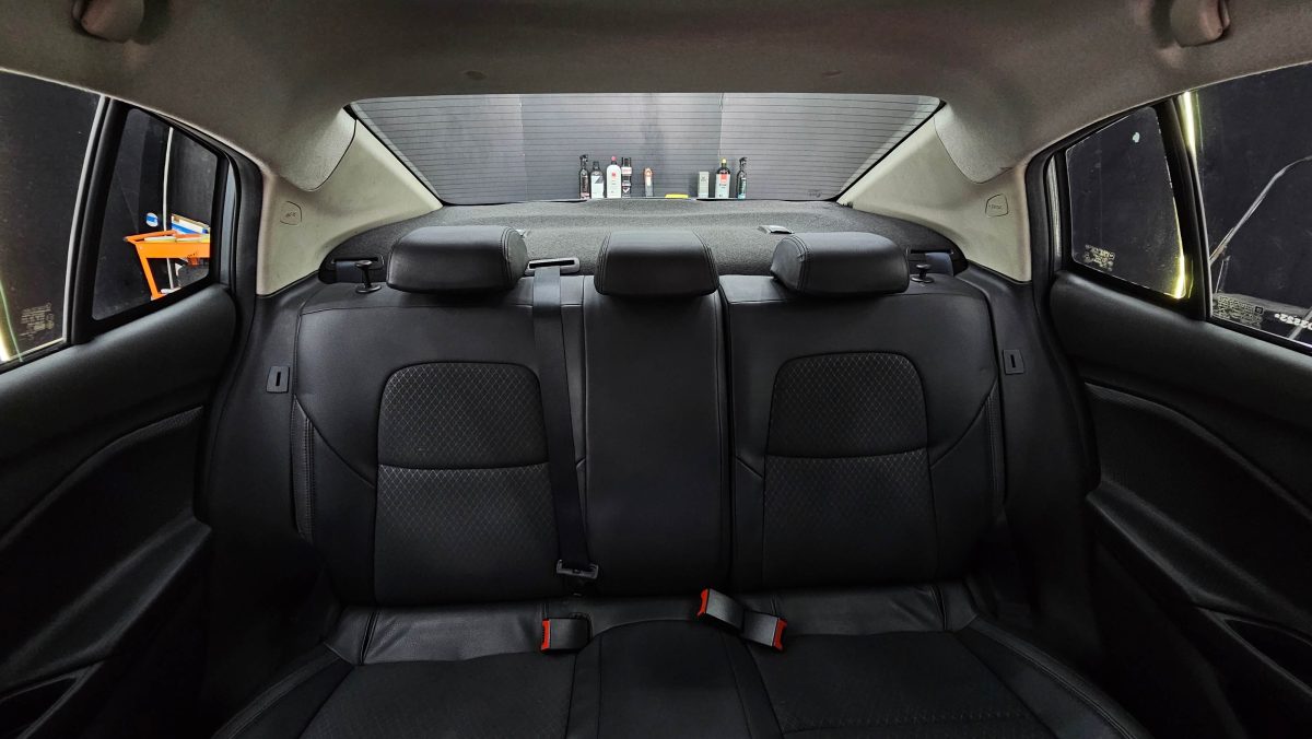 Chevrolet Onix LTZ Turbo Sedan - Imagen 15