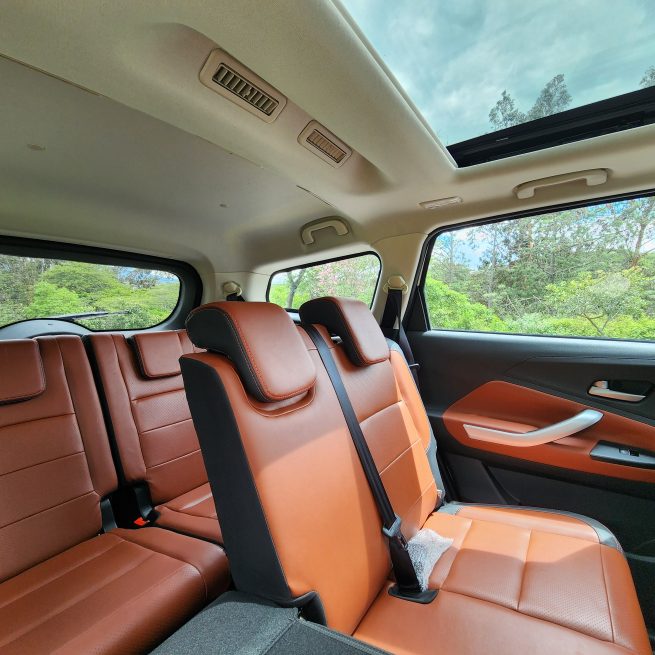 Interior asientos posteriores Kenbo S3L