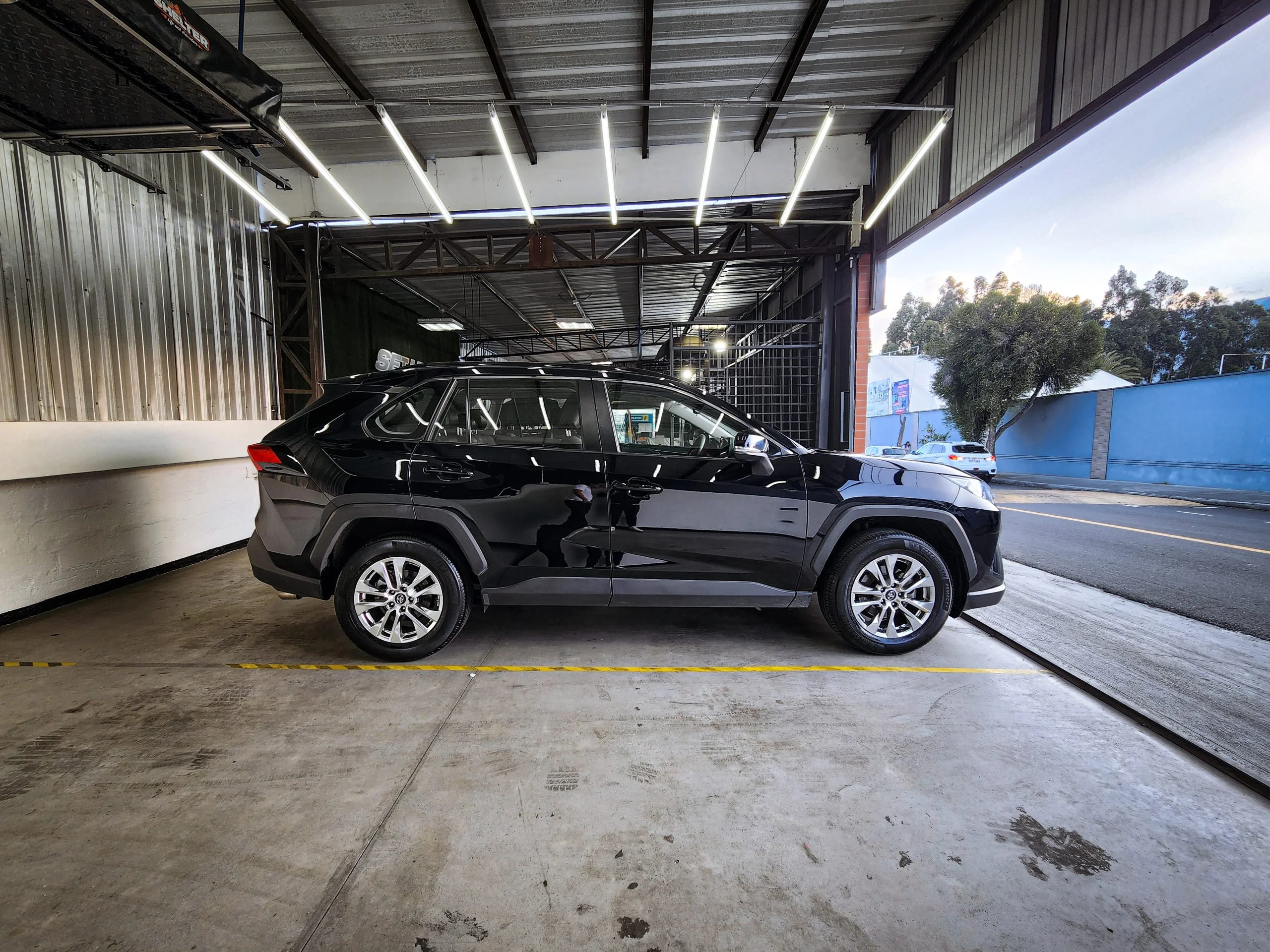 Toyota RAV4 2.0 MT 4X2 - Imagen 2