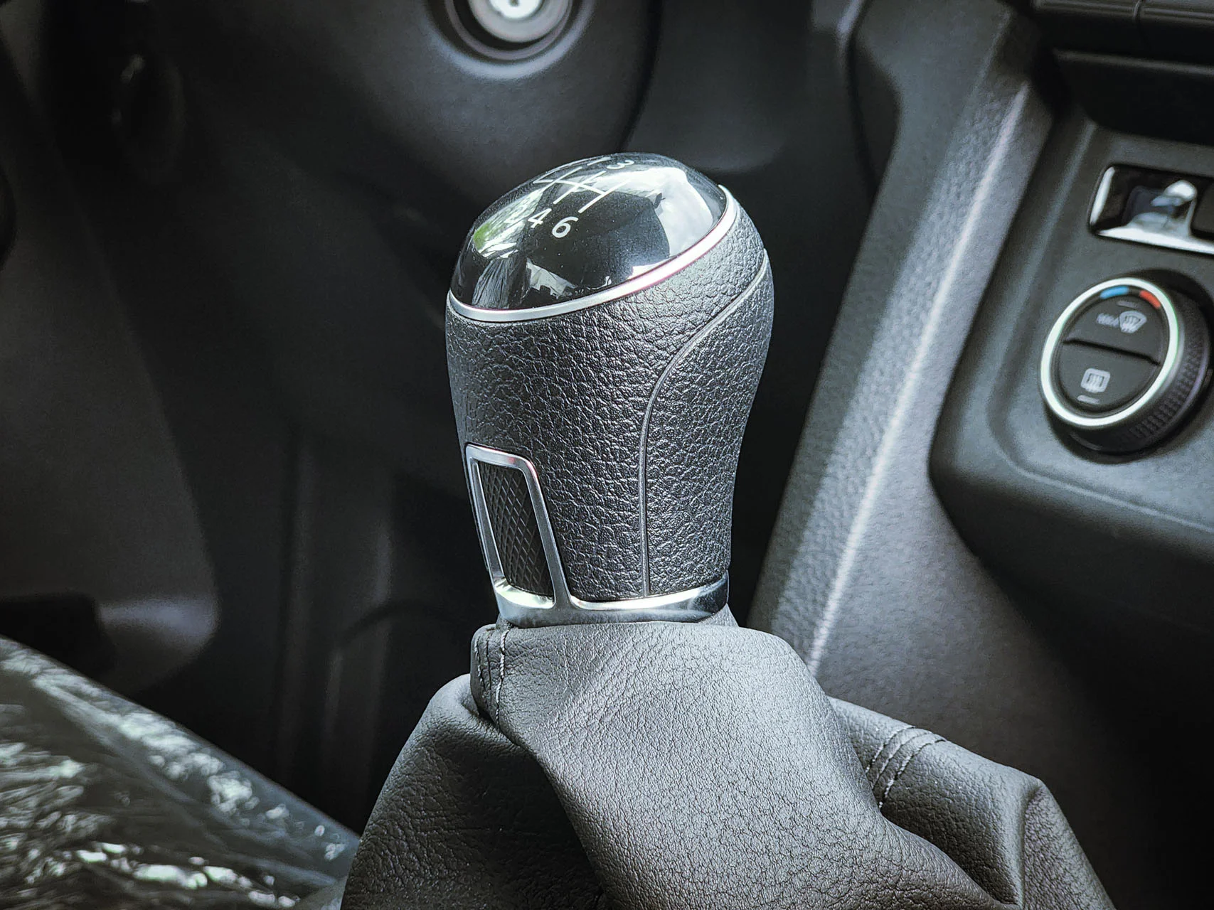 Volkswagen Amarok 2.0 BiTDI 4x4 - Imagen 13